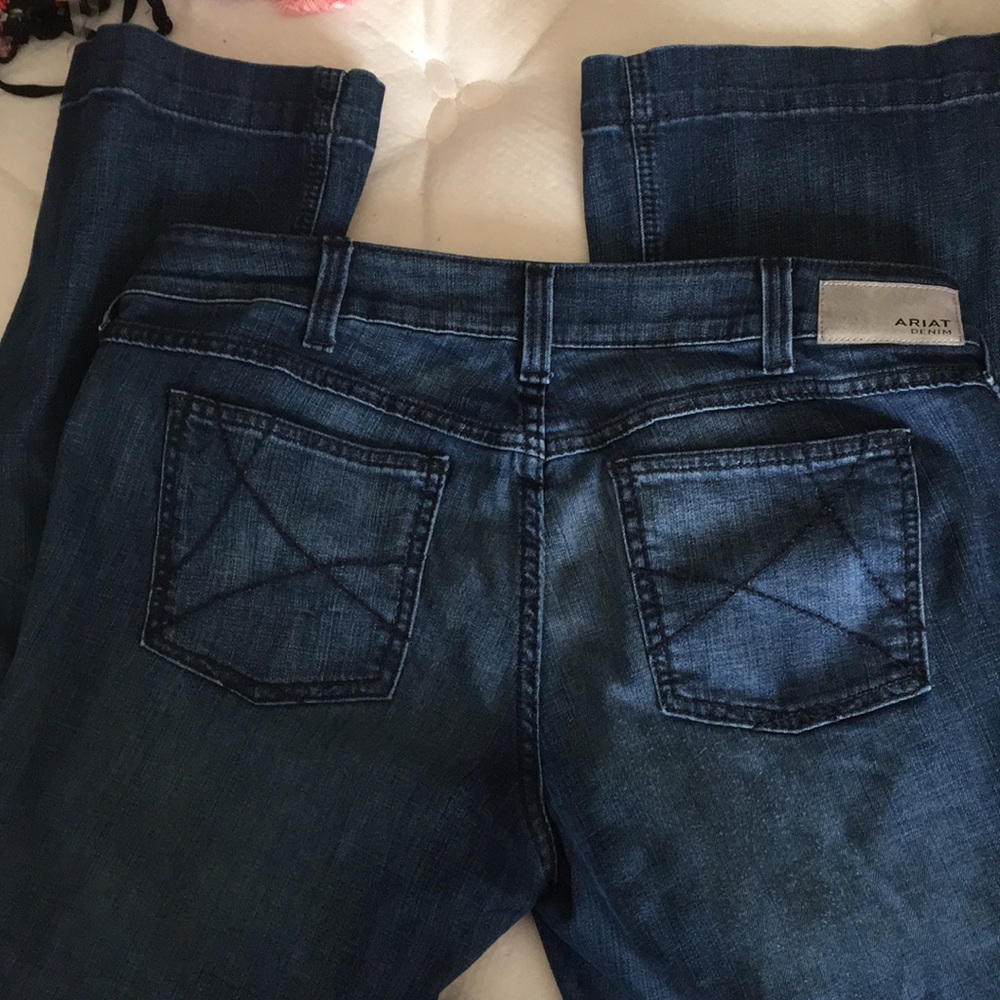 32R ariat jeans